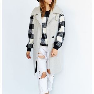 J.O.A SLEEVELESS COAT SiZe XS